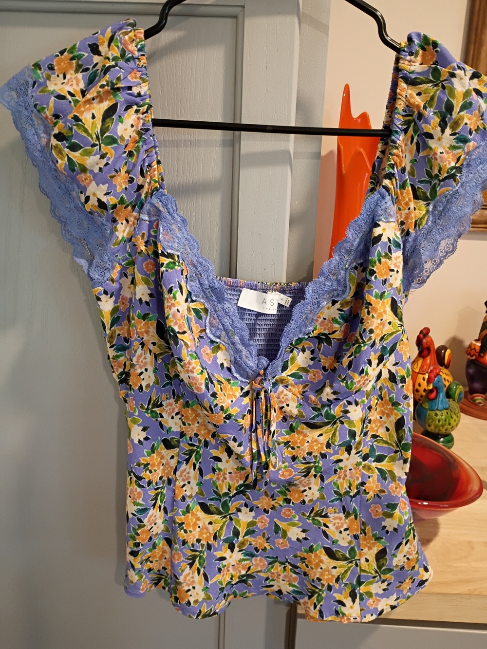 ASTR Lavender Floral Lace-Trim Tie-Front Camisole
